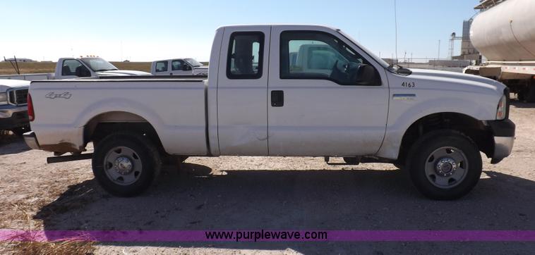 image for item I8418 2006 Ford F250 Super Duty Lariat SuperCab pickup truck