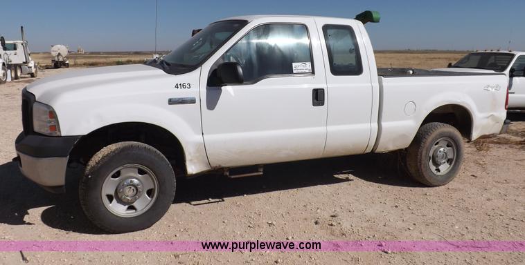 image for item I8418 2006 Ford F250 Super Duty Lariat SuperCab pickup truck