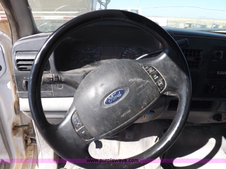 image for item I8418 2006 Ford F250 Super Duty Lariat SuperCab pickup truck