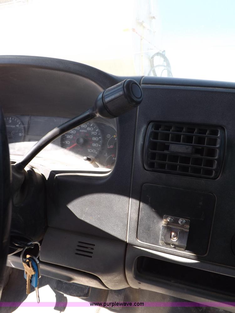 image for item I8418 2006 Ford F250 Super Duty Lariat SuperCab pickup truck