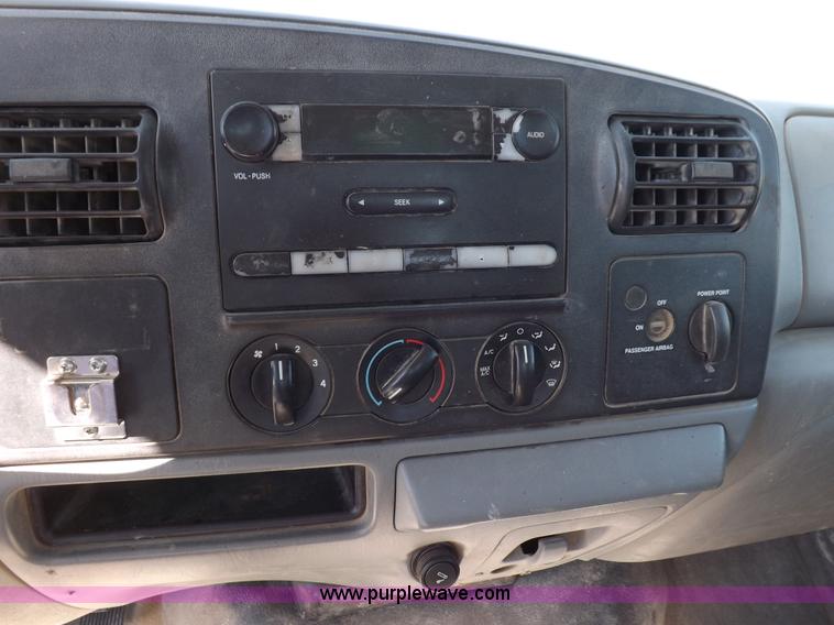 image for item I8418 2006 Ford F250 Super Duty Lariat SuperCab pickup truck