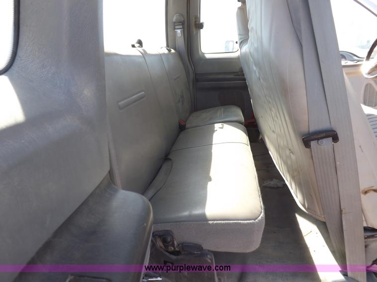 image for item I8418 2006 Ford F250 Super Duty Lariat SuperCab pickup truck