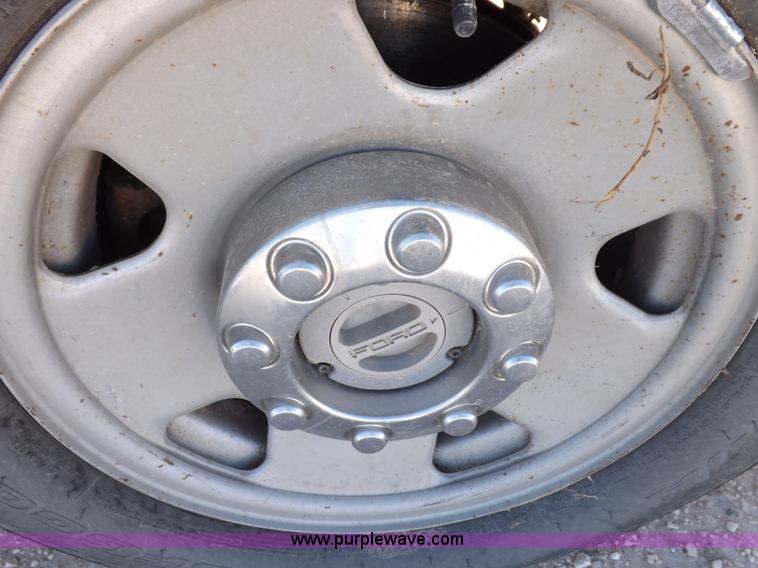 image for item I8418 2006 Ford F250 Super Duty Lariat SuperCab pickup truck