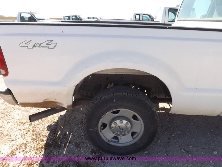 image for item I8418 2006 Ford F250 Super Duty Lariat SuperCab pickup truck