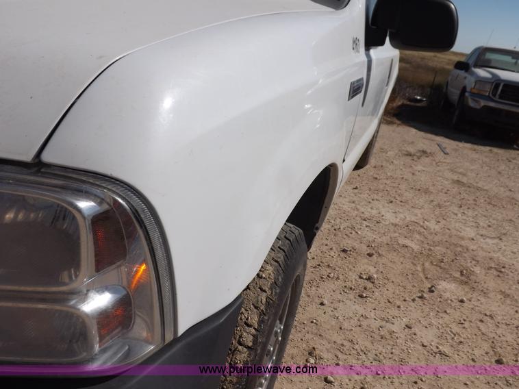 image for item I8418 2006 Ford F250 Super Duty Lariat SuperCab pickup truck