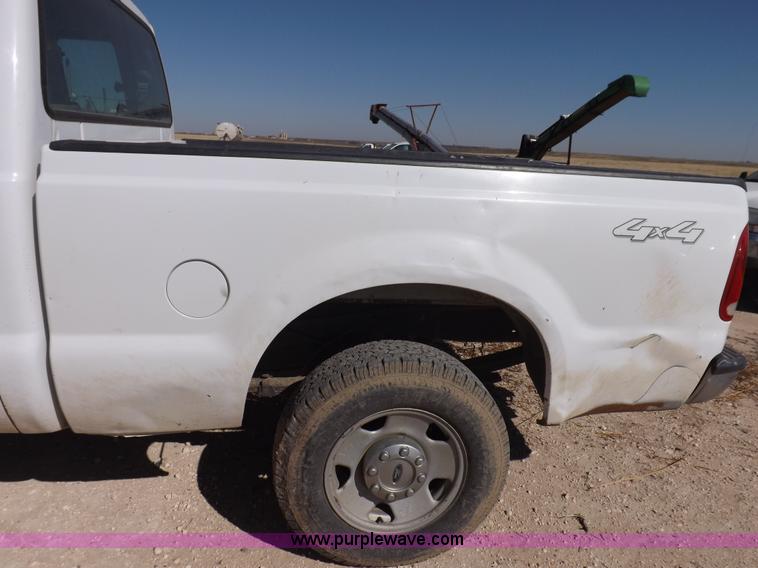 image for item I8418 2006 Ford F250 Super Duty Lariat SuperCab pickup truck