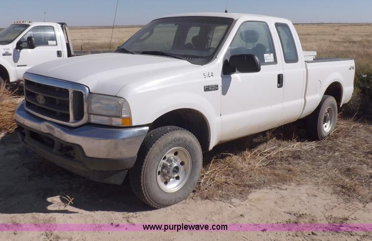 image for item I8419 2004 Ford F250 Super Duty XLT pickup truck