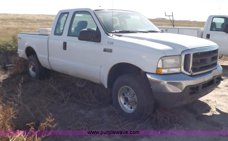 image for item I8419 2004 Ford F250 Super Duty XLT pickup truck