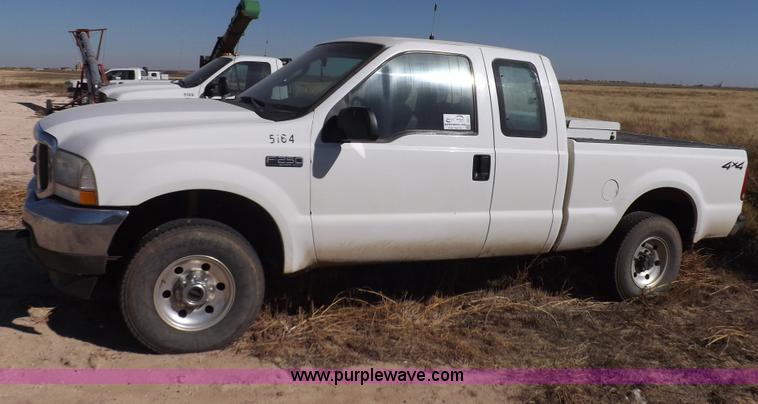 image for item I8419 2004 Ford F250 Super Duty XLT pickup truck