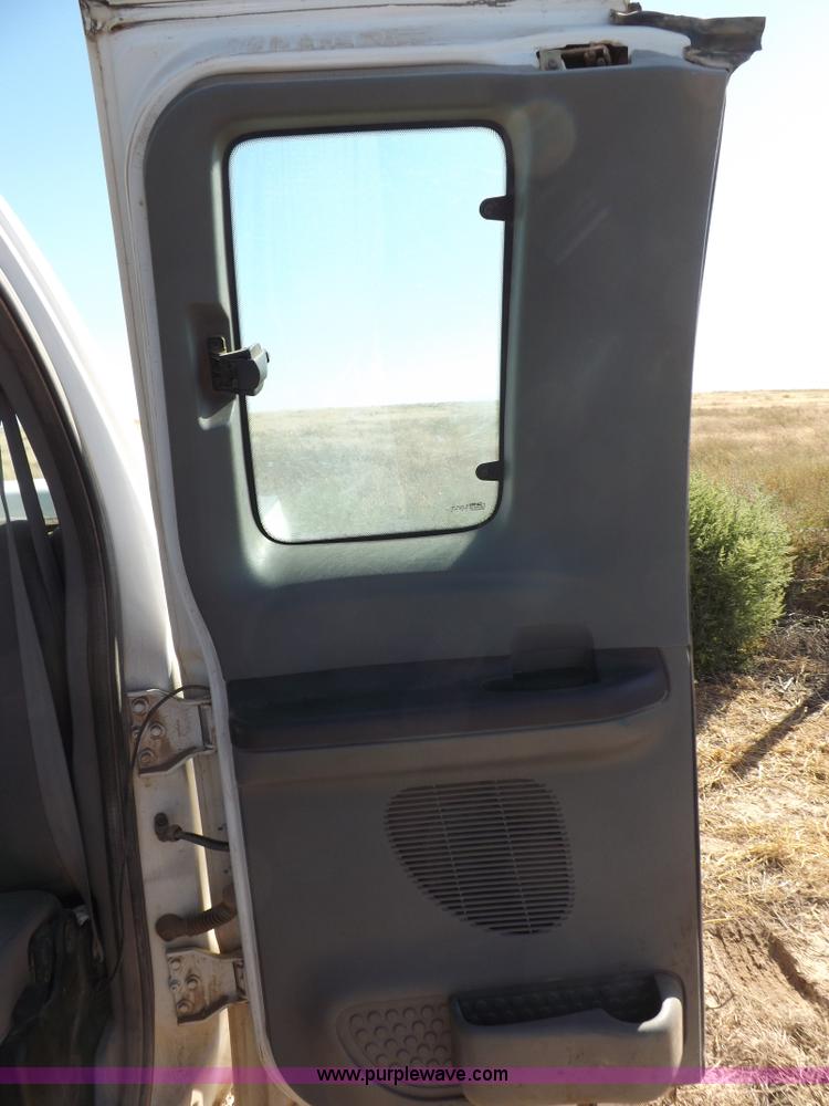 image for item I8419 2004 Ford F250 Super Duty XLT pickup truck