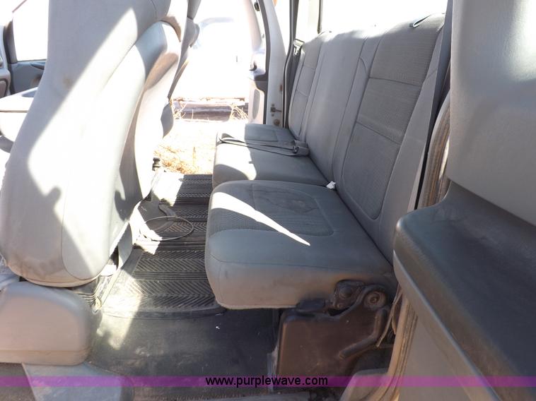 image for item I8419 2004 Ford F250 Super Duty XLT pickup truck