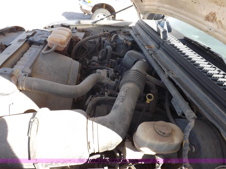 image for item I8419 2004 Ford F250 Super Duty XLT pickup truck