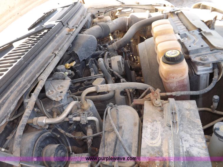 image for item I8419 2004 Ford F250 Super Duty XLT pickup truck