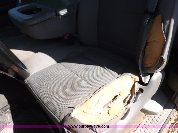 image for item I8419 2004 Ford F250 Super Duty XLT pickup truck