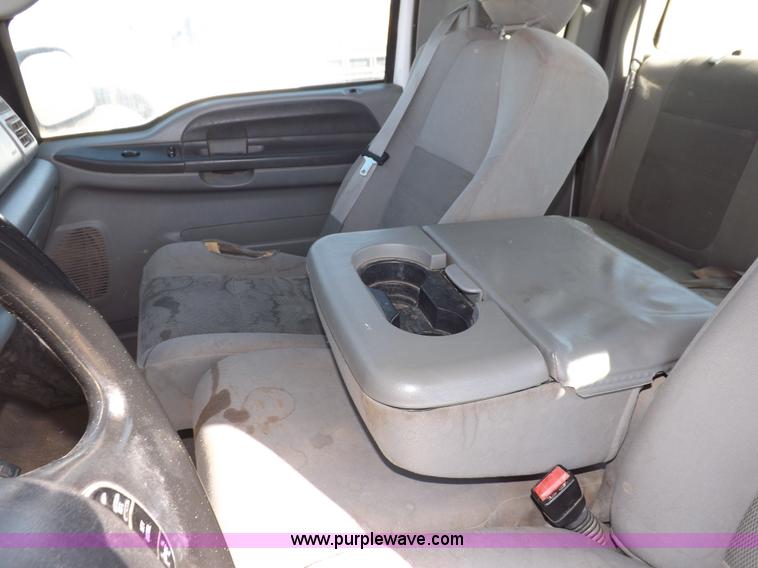 image for item I8419 2004 Ford F250 Super Duty XLT pickup truck