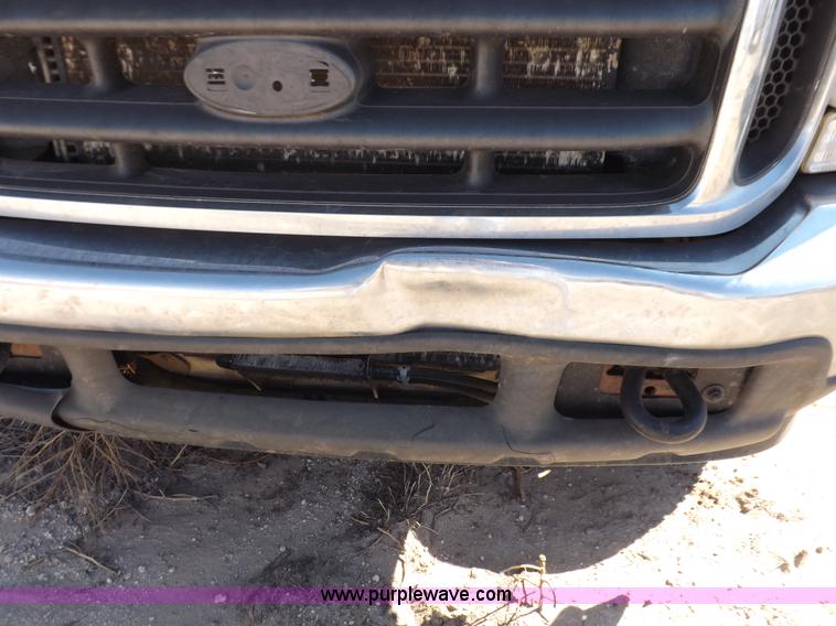 image for item I8419 2004 Ford F250 Super Duty XLT pickup truck