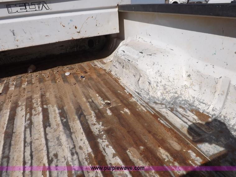 image for item I8419 2004 Ford F250 Super Duty XLT pickup truck