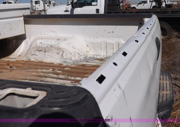 image for item I8419 2004 Ford F250 Super Duty XLT pickup truck