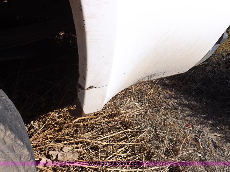 image for item I8419 2004 Ford F250 Super Duty XLT pickup truck