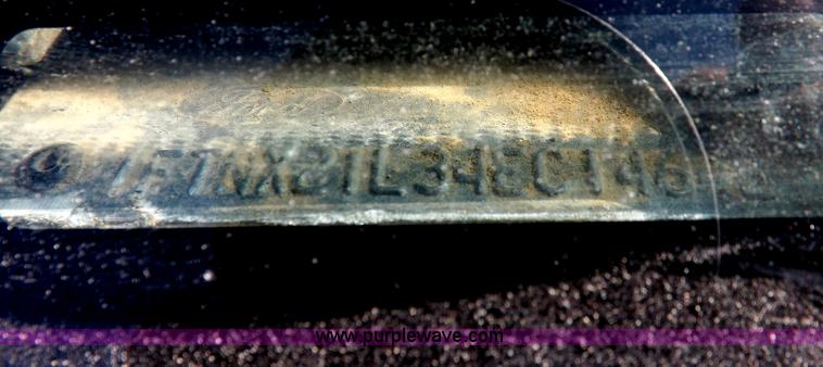 image for item I8419 2004 Ford F250 Super Duty XLT pickup truck