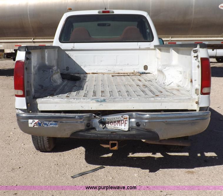 image for item I8420 2004 Ford F350 Super Duty XL pickup truck