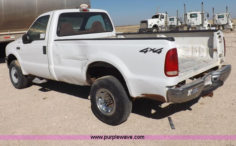 image for item I8420 2004 Ford F350 Super Duty XL pickup truck