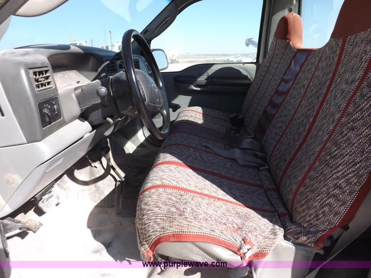 image for item I8420 2004 Ford F350 Super Duty XL pickup truck