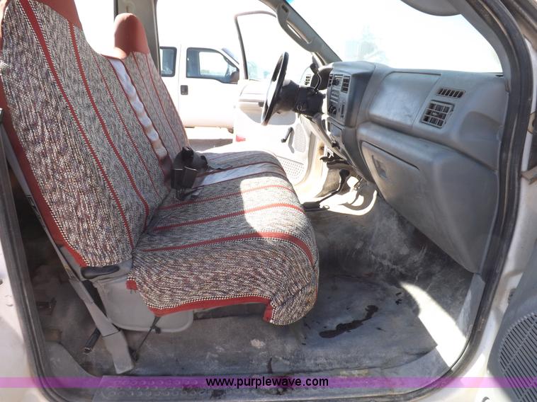 image for item I8420 2004 Ford F350 Super Duty XL pickup truck