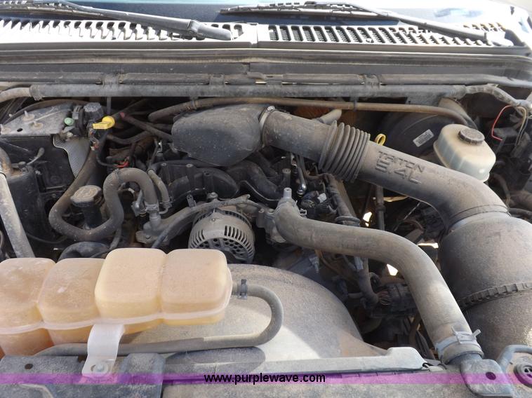 image for item I8420 2004 Ford F350 Super Duty XL pickup truck