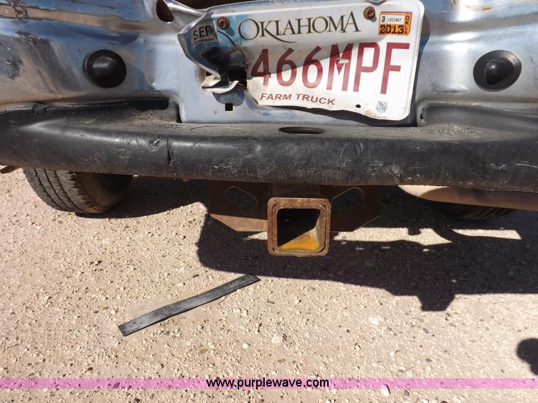 image for item I8420 2004 Ford F350 Super Duty XL pickup truck