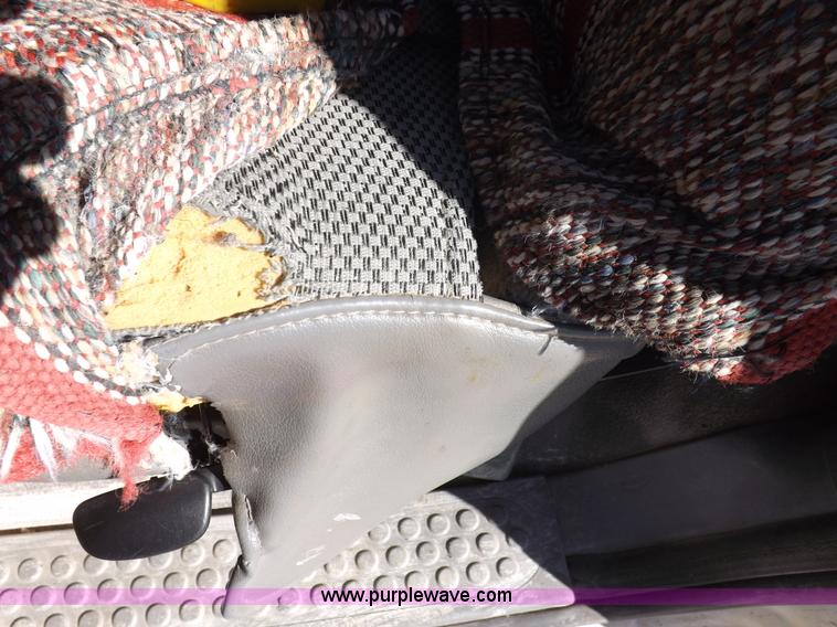 image for item I8420 2004 Ford F350 Super Duty XL pickup truck