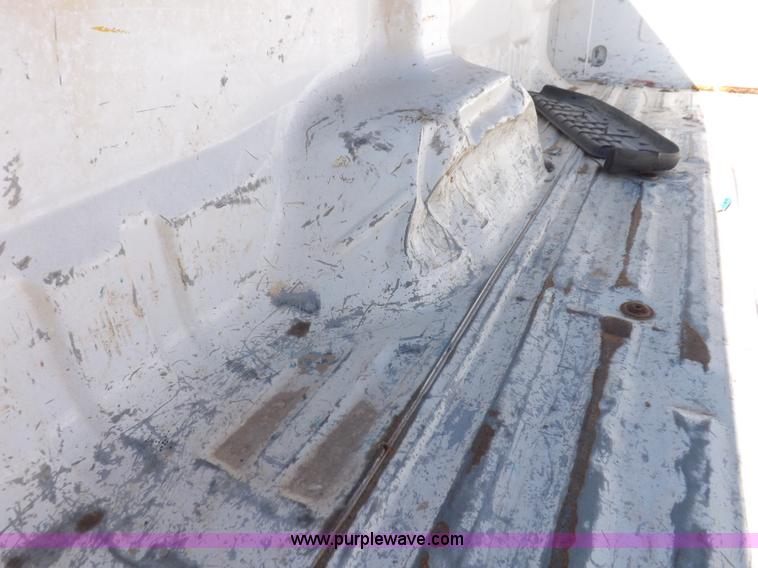 image for item I8420 2004 Ford F350 Super Duty XL pickup truck