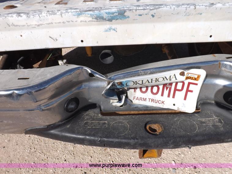 image for item I8420 2004 Ford F350 Super Duty XL pickup truck