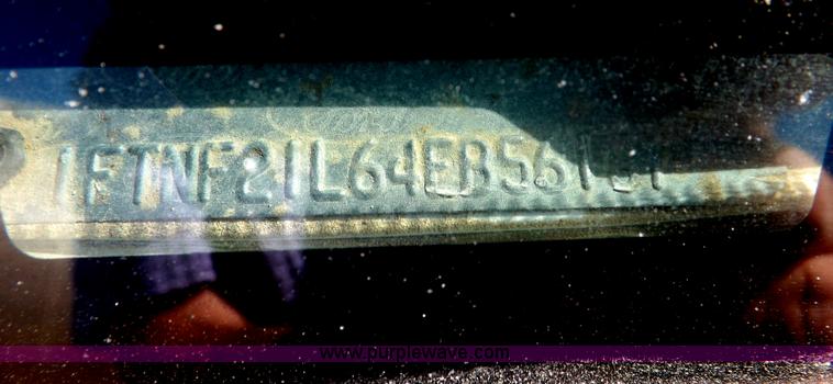 image for item I8420 2004 Ford F350 Super Duty XL pickup truck