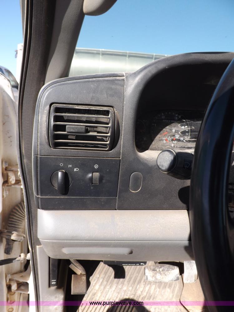 image for item I8421 2005 Ford F350 Super Duty XL utility truck