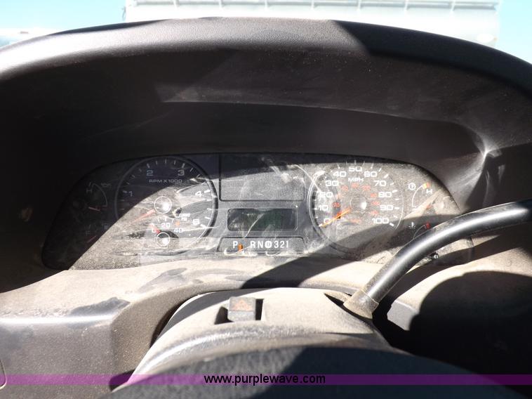 image for item I8421 2005 Ford F350 Super Duty XL utility truck