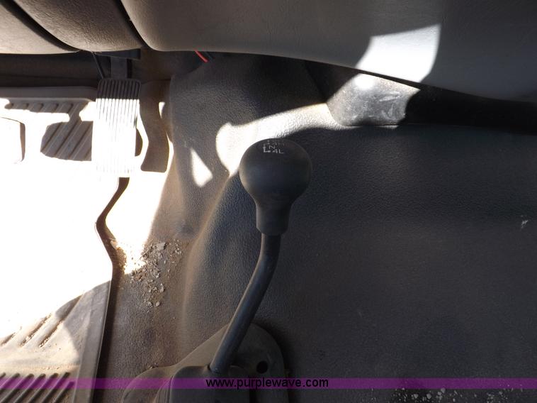 image for item I8421 2005 Ford F350 Super Duty XL utility truck