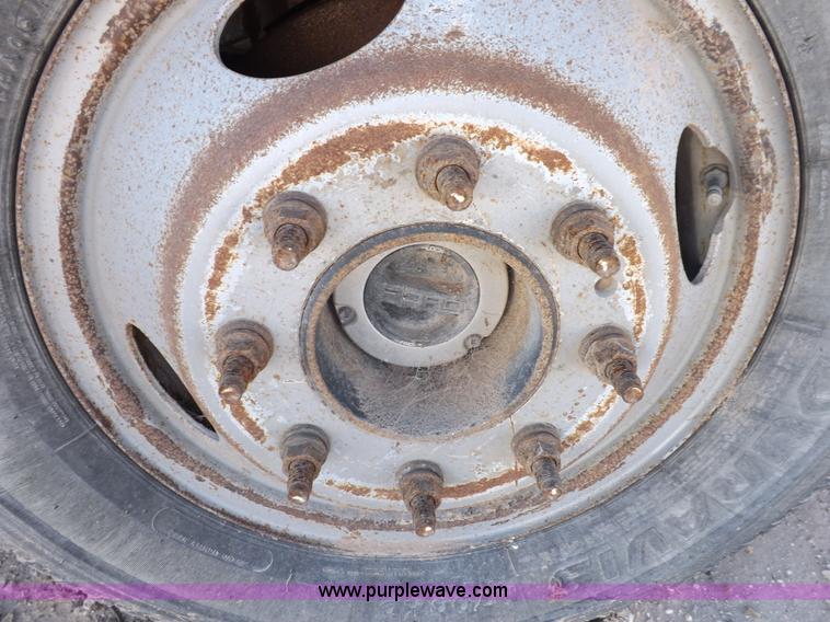 image for item I8421 2005 Ford F350 Super Duty XL utility truck