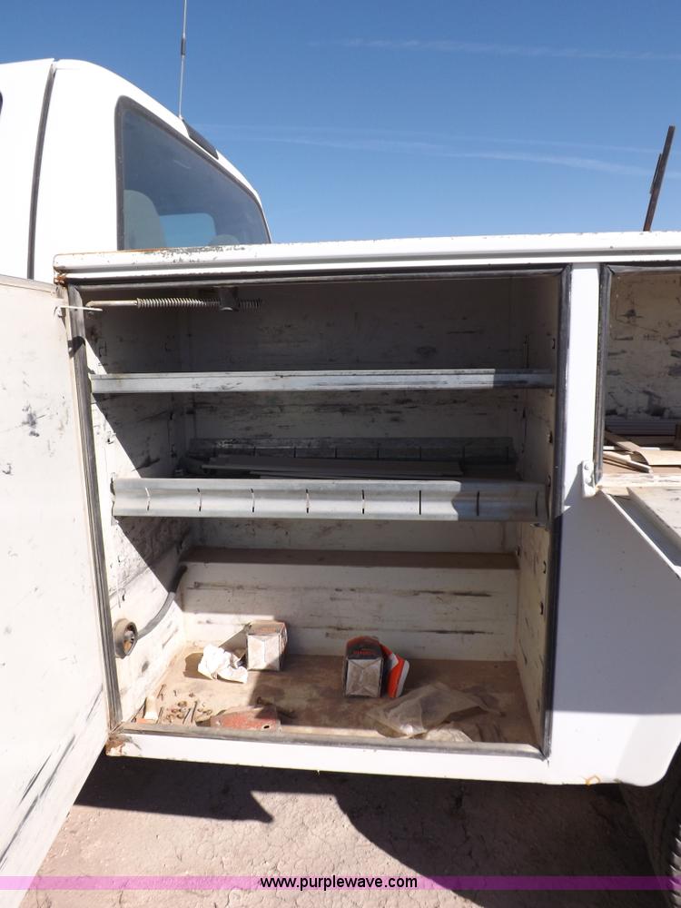 image for item I8421 2005 Ford F350 Super Duty XL utility truck