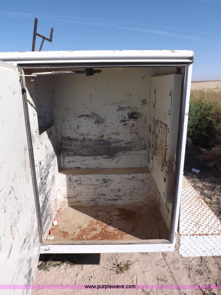 image for item I8421 2005 Ford F350 Super Duty XL utility truck