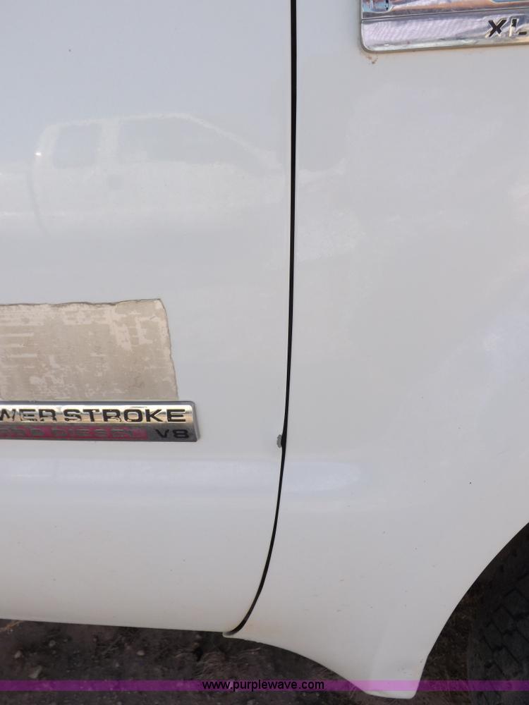 image for item I8421 2005 Ford F350 Super Duty XL utility truck