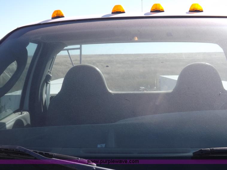 image for item I8421 2005 Ford F350 Super Duty XL utility truck