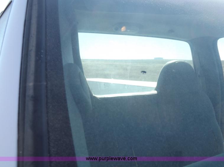 image for item I8421 2005 Ford F350 Super Duty XL utility truck