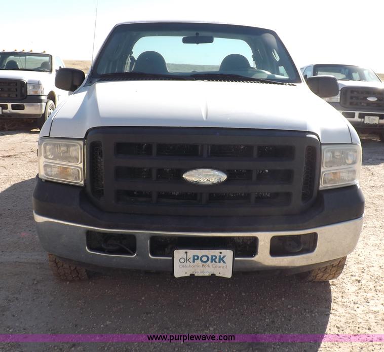 image for item I8422 2006 Ford F250 Super Duty XL SuperCab pickup truck