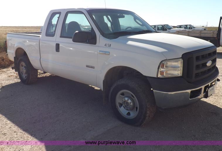 image for item I8422 2006 Ford F250 Super Duty XL SuperCab pickup truck