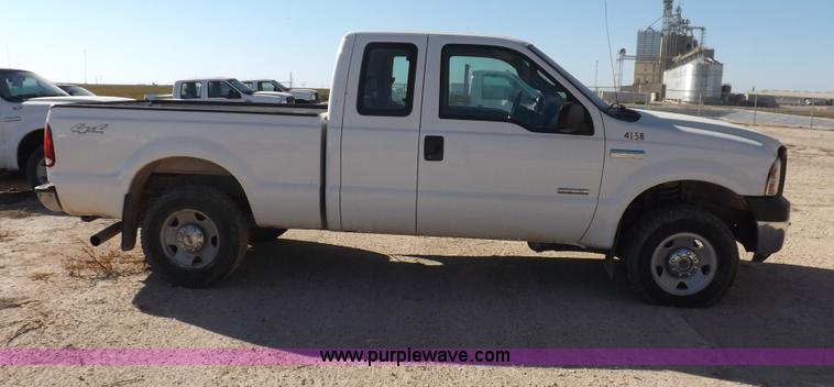 image for item I8422 2006 Ford F250 Super Duty XL SuperCab pickup truck
