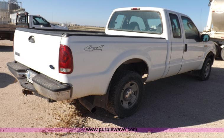 image for item I8422 2006 Ford F250 Super Duty XL SuperCab pickup truck