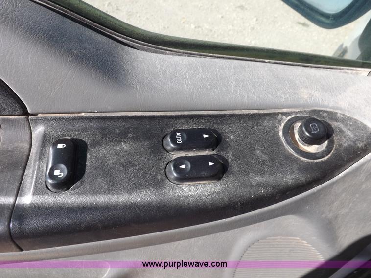 image for item I8422 2006 Ford F250 Super Duty XL SuperCab pickup truck