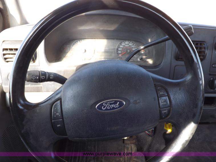 image for item I8422 2006 Ford F250 Super Duty XL SuperCab pickup truck