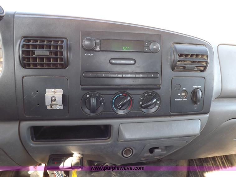 image for item I8422 2006 Ford F250 Super Duty XL SuperCab pickup truck